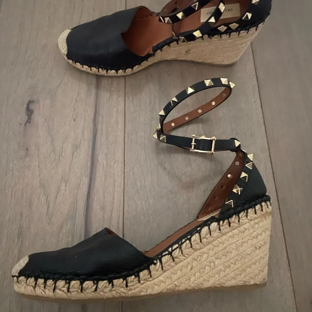 Valentino Rockstud Espadrilles Black - Picture 3 of 7